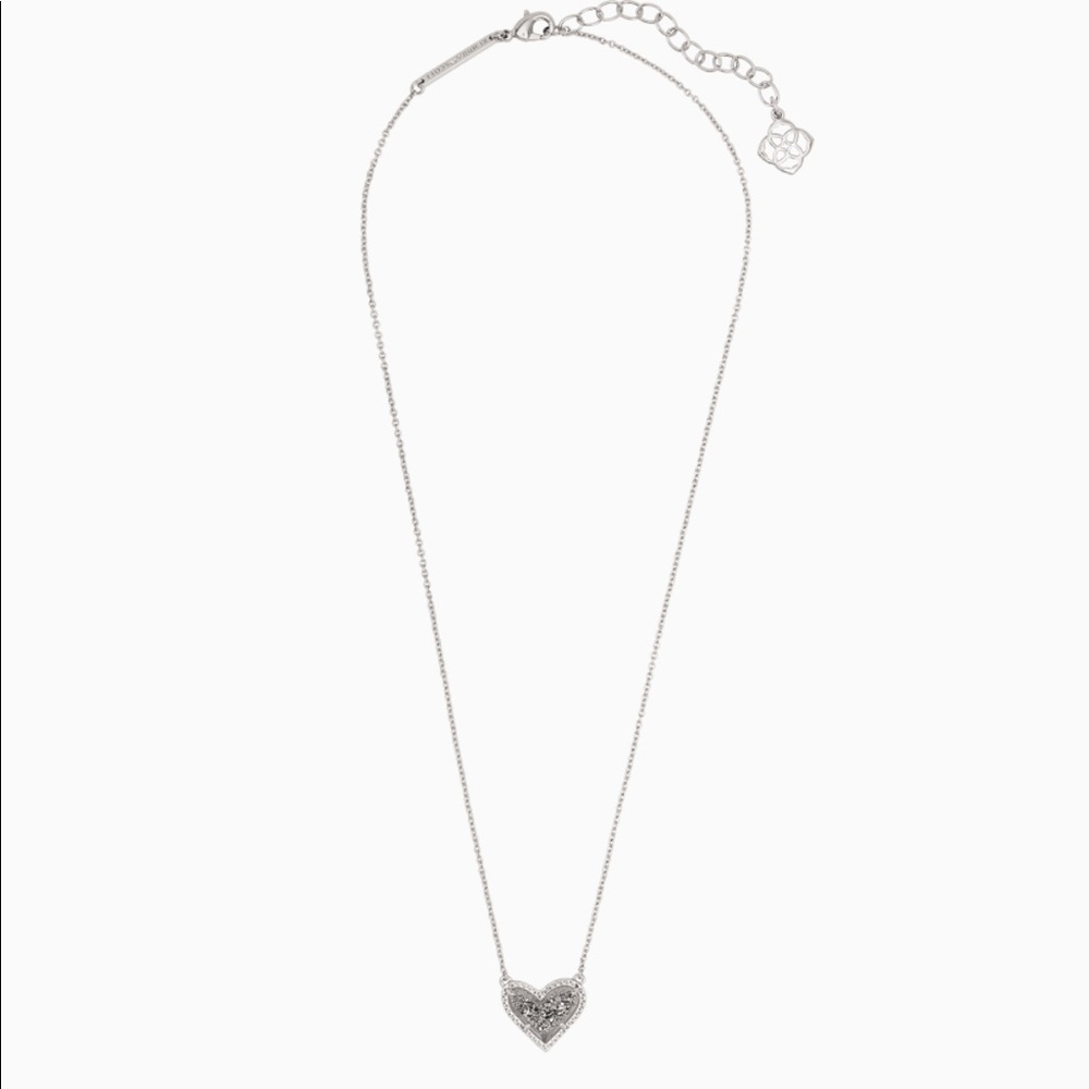 Kendra Scott necklace
